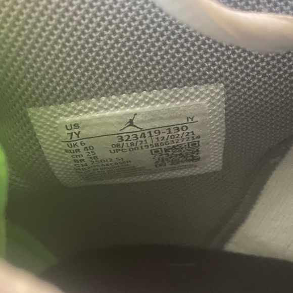 JORDAN 6 (GS) WHITE/ GREEN STIKE BLACK - Picture 6 of 9